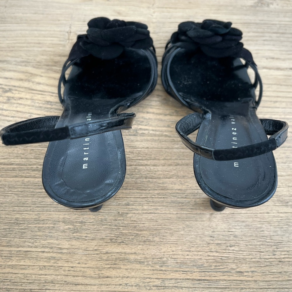 Sandals - Picture 2 of 4